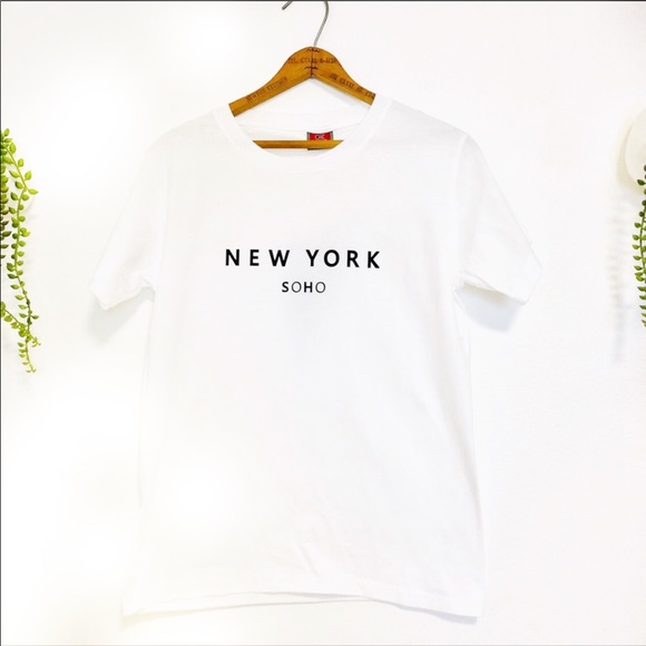 ✨Only Medium Left ✨Graphic Soho T-shirt - Picture 2 of 2